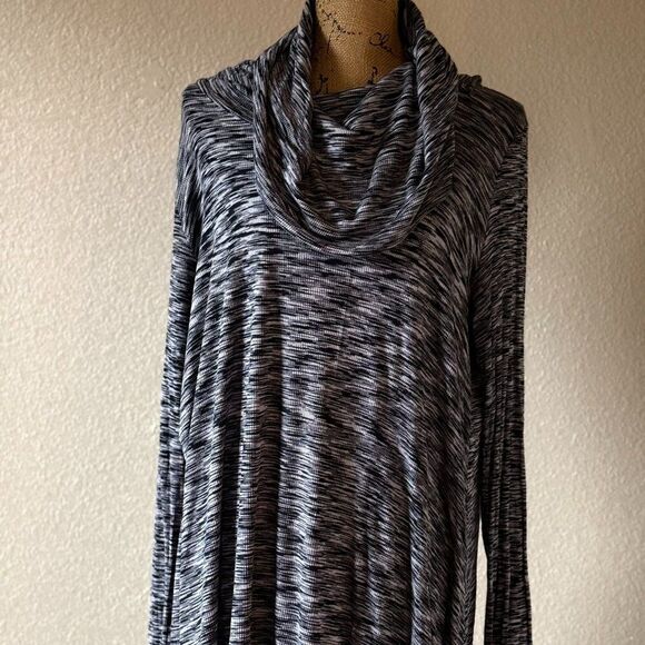 Cable & Gauge Sweaters - Cable & Gauge Long Black & White Tunic Sweater